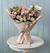 Букет цветов из:  Розы и Лизиантусы в Заре