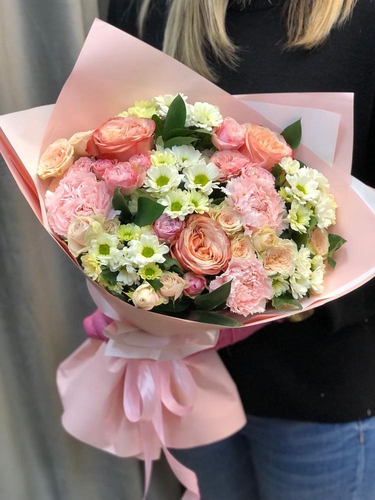 Букет цветов из: Гвоздики, Розы и Хризантемы в Заре