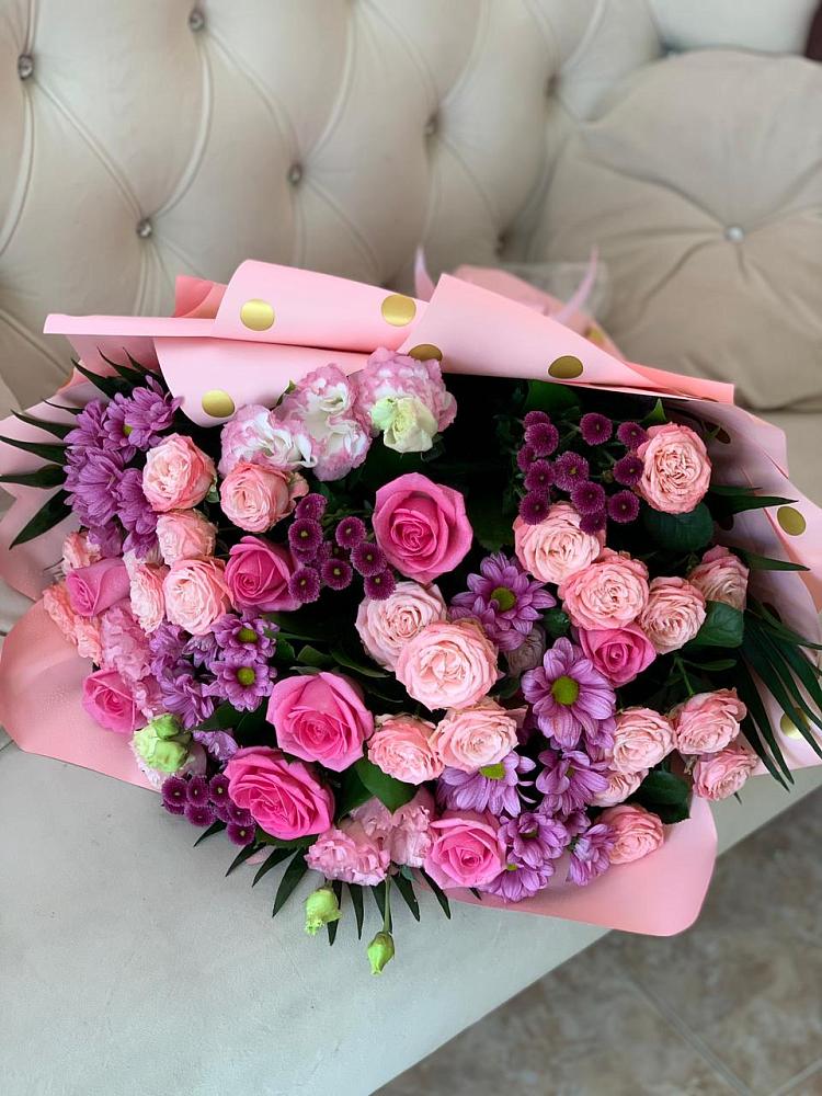 Букет цветов из: Хризантемы, Розы и Лизиантусы в Заре