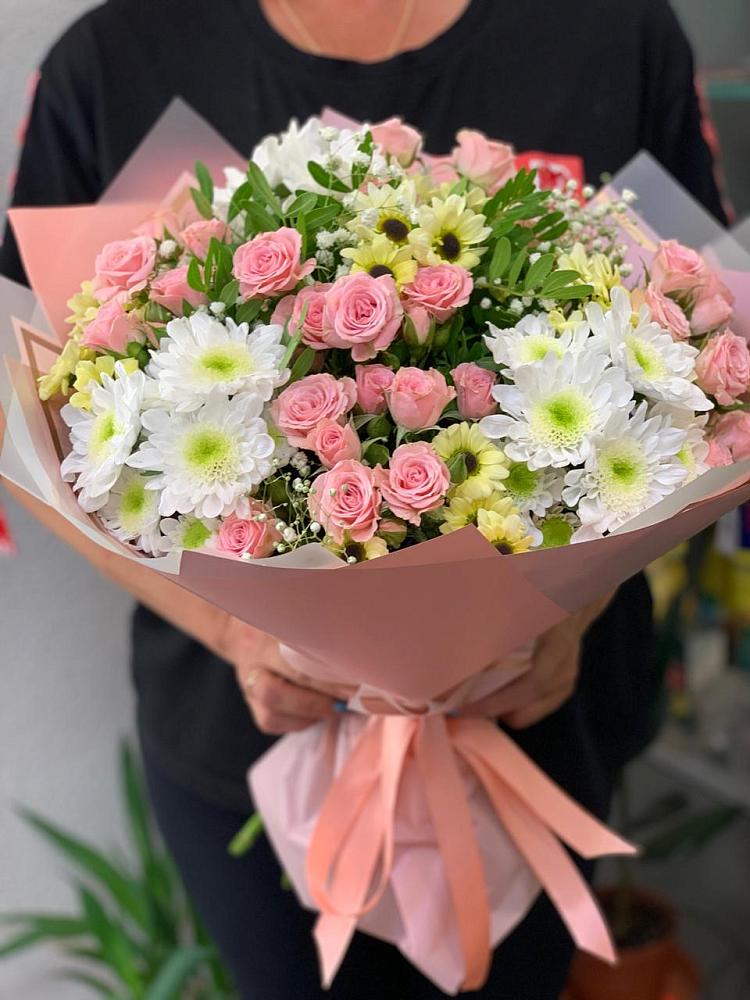 Букет цветов из: Розы и Хризантемы в Заре