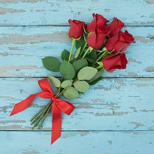 Букет Красные розы в Заре