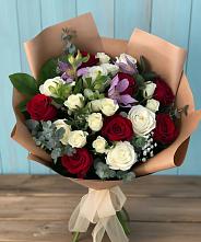 Букет цветов из:  Розы и Альстромерии в Заре