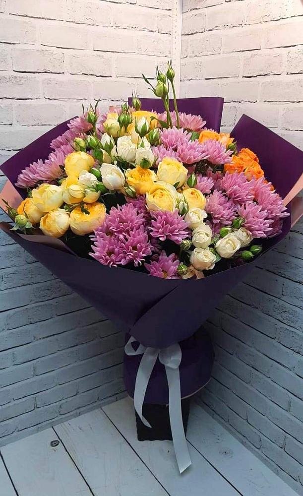 Букет цветов из: Хризантемы и Розы в Заре