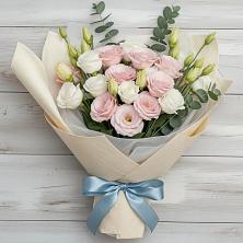 Букет цветов из:  Лизиантусы в Заре