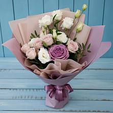 Букет цветов из:  Розы и Лизиантусы в Заре