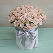 Цветочная композиция из Розы в шляпной коробке в Заре