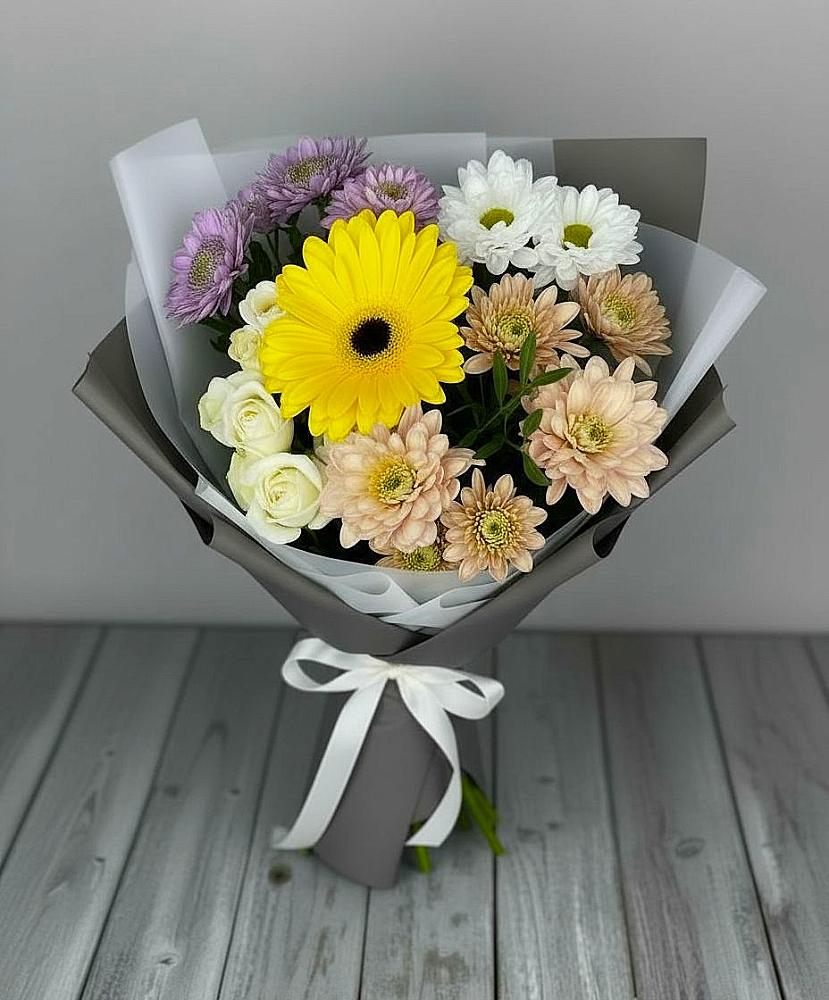 Букет цветов из: Розы, Герберы и Хризантемы в Заре