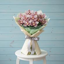 Букет цветов из:  Орхидеи и Розы в Заре