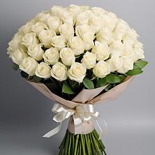 Букет 101 беля роза Белоснежка в Заре