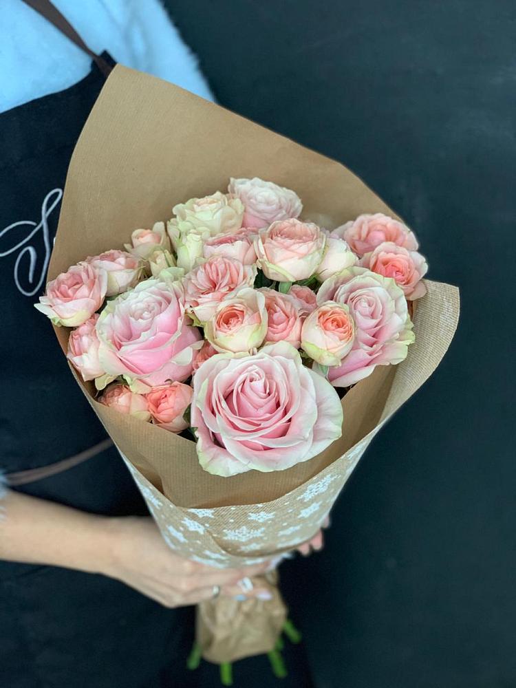 Букет цветов из: Хризантемы и Розы в Заре