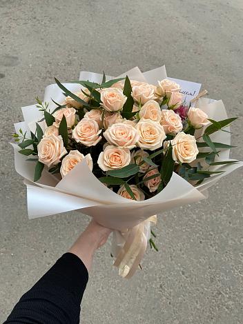 Букет Кремовые розы Латте в Заре