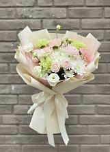 Букет цветов из:  Гвоздики, Розы, Лизиантусы и Хризантемы #REPLACE_PRED# Заре