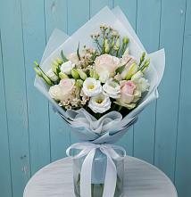 Букет цветов из:  Розы и Лизиантусы в Заре