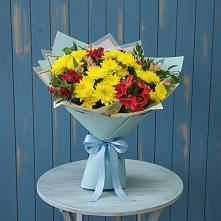 Букет цветов из:  Альстромерии и Хризантемы в Заре