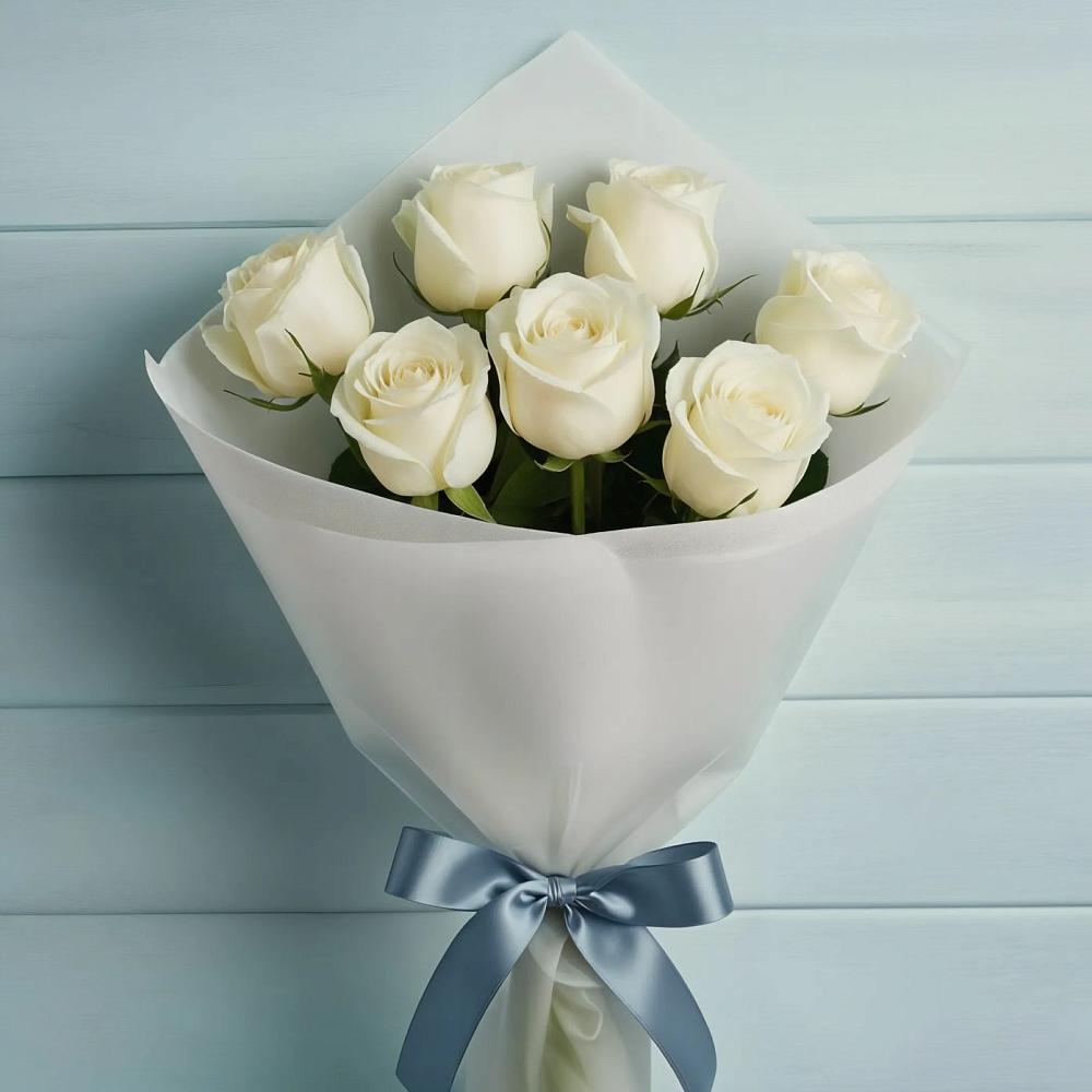 Букет 7 Белых роз Эдлесс Лав в Заре